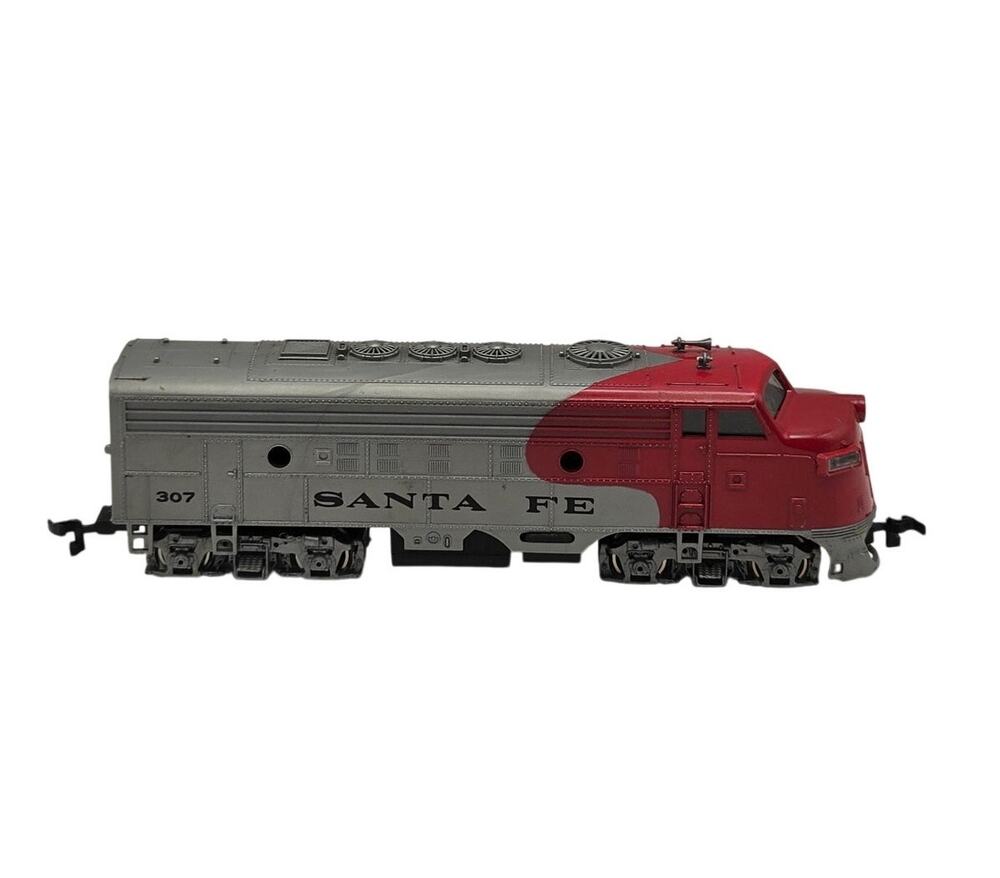 Bachmann HO Scale Santa Fe #307 Red & Gray Locomotive Clean Pre-owned
